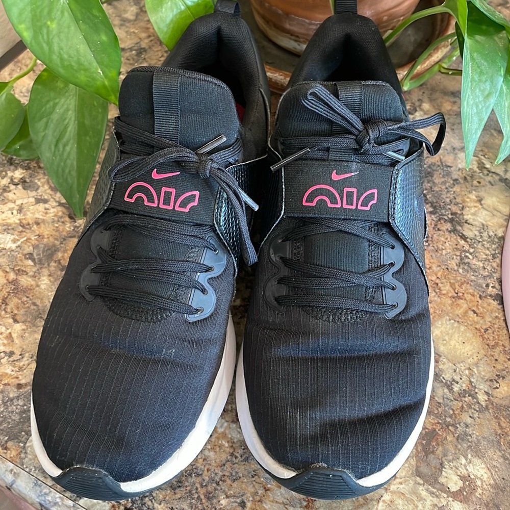 Women’s Nike Air Max Bella TR 5 Training Shoes DD9285-061 Black Hot Pink White